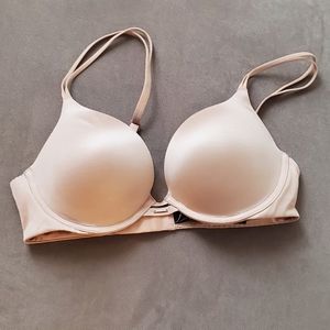 Like new, Victoria's Secret Very Sexy nude push up bra, size 34B